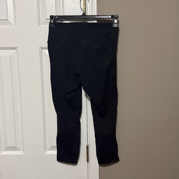 Under Armour Black Leggings with Mesh on Legs - Picture 4 of 5